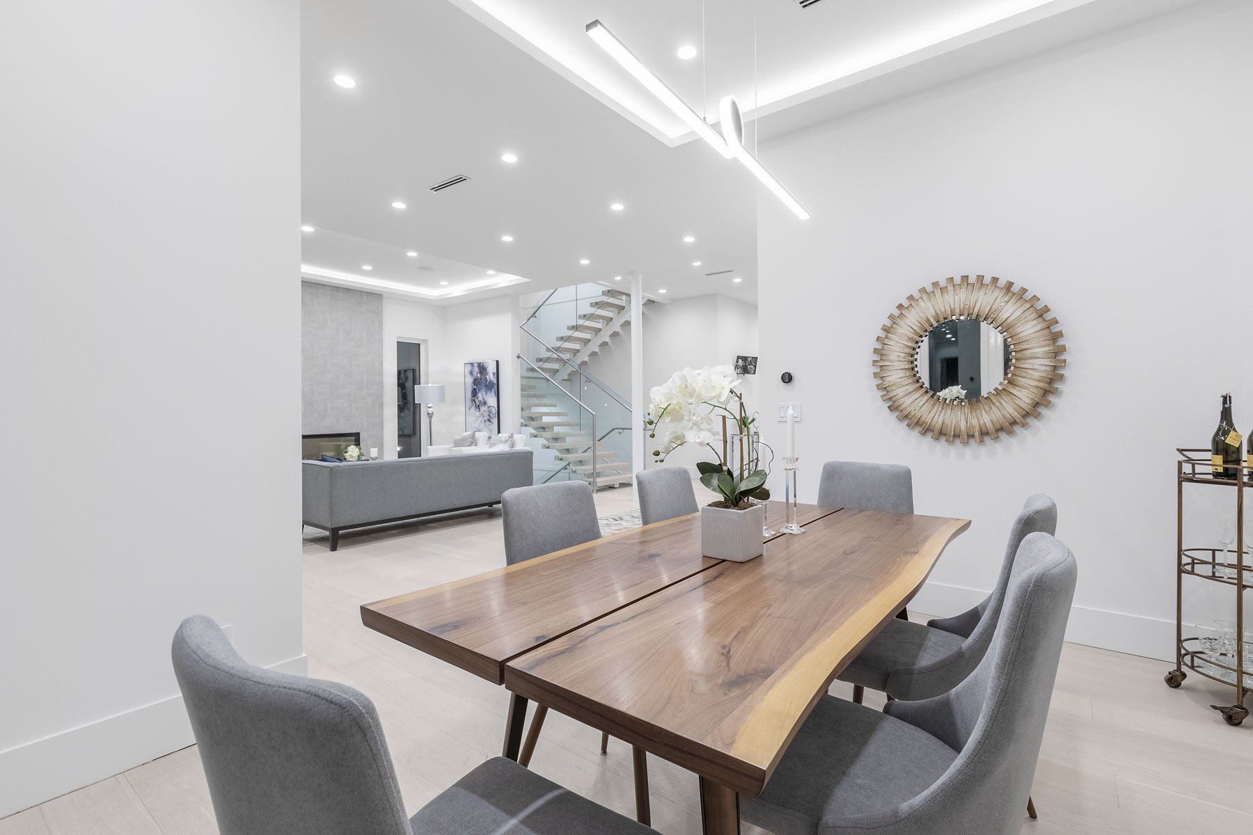 822 Cumberland Crescent